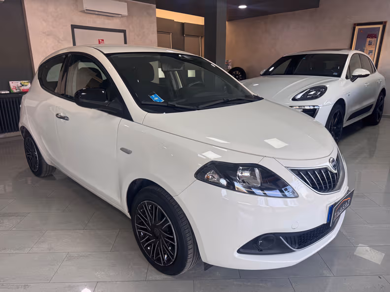 Lancia Ypsilon - 5
