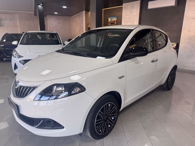 Lancia Ypsilon - 1