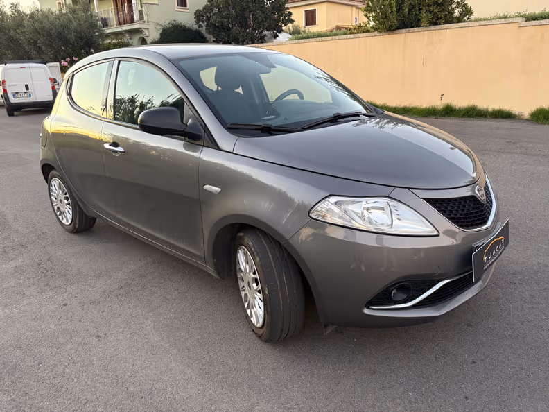 Lancia Ypsilon - 3