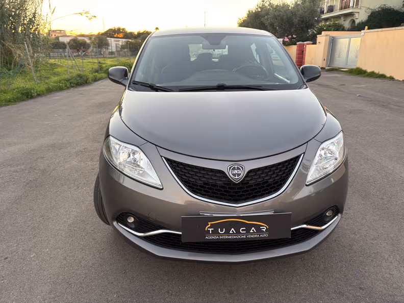 Lancia Ypsilon - 2