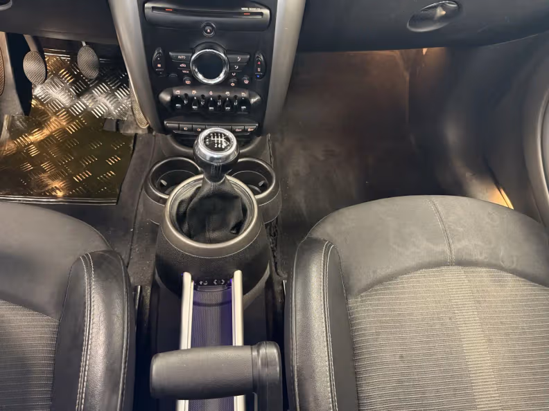 Mini Countryman - 16