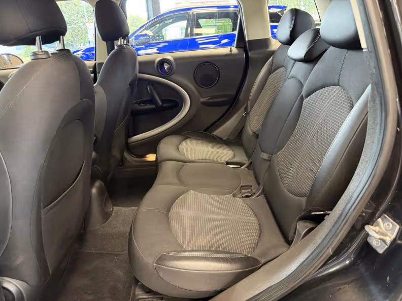 Mini Countryman - 11