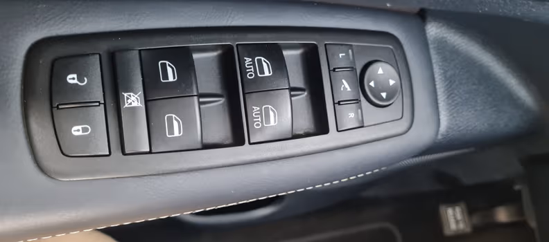 Jeep Grand Cherokee - 21