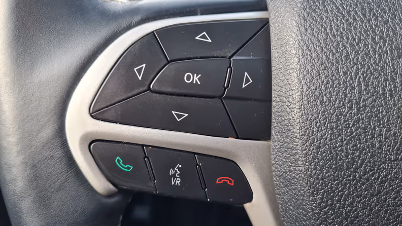 Jeep Grand Cherokee - 23