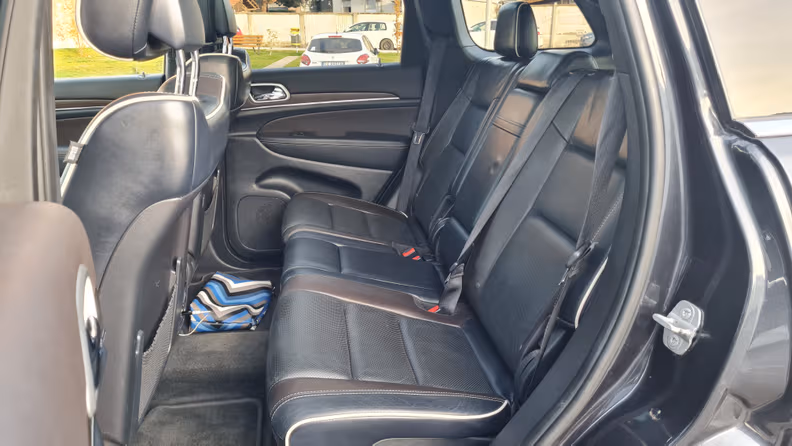 Jeep Grand Cherokee - 16
