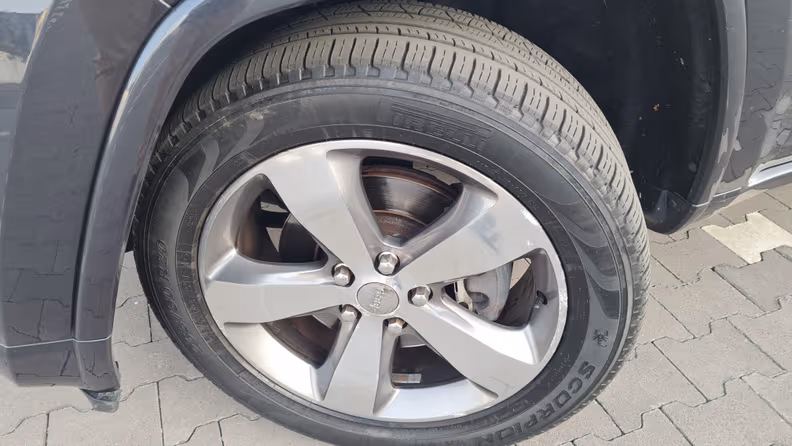 Jeep Grand Cherokee - 10