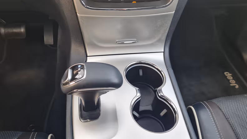 Jeep Grand Cherokee - 28