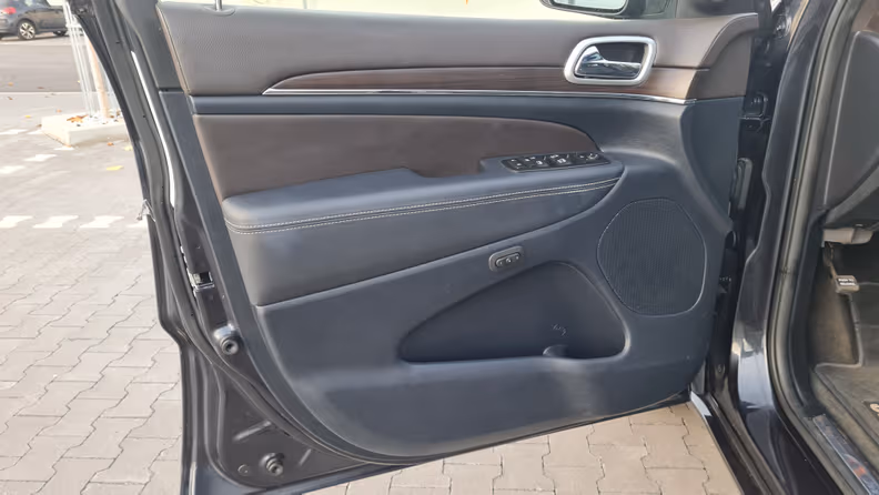 Jeep Grand Cherokee - 13