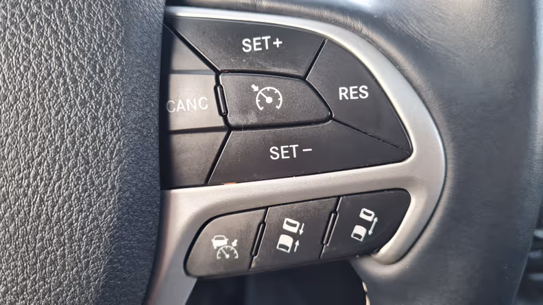 Jeep Grand Cherokee - 24