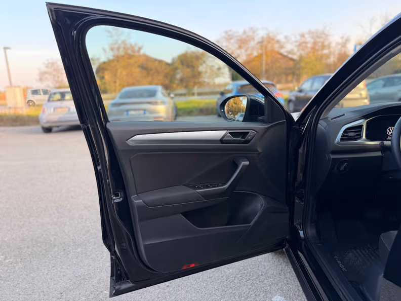 Volkswagen T-ROC - 12