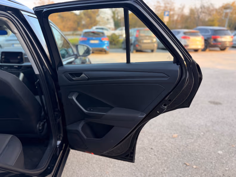 Volkswagen T-ROC - 22