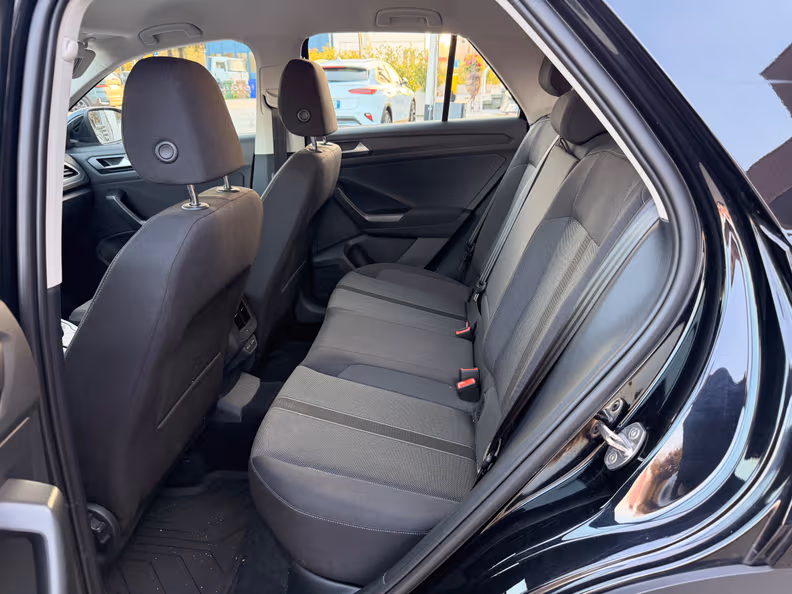 Volkswagen T-ROC - 24