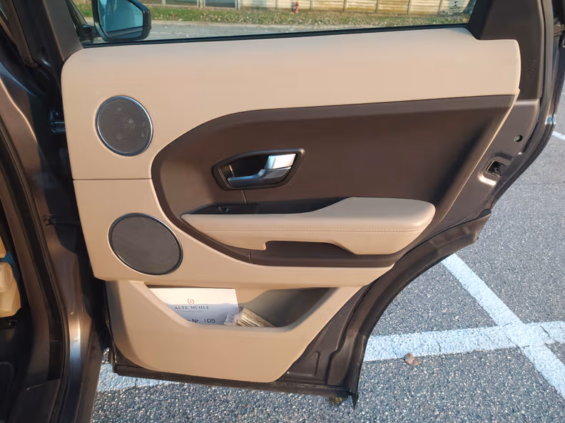 Land Rover Range Rover Evoque - 42