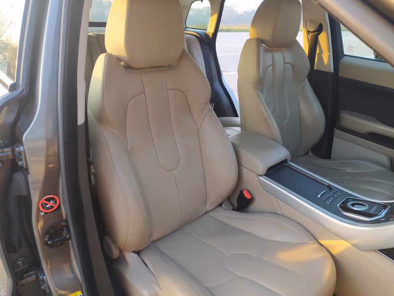 Land Rover Range Rover Evoque - 41