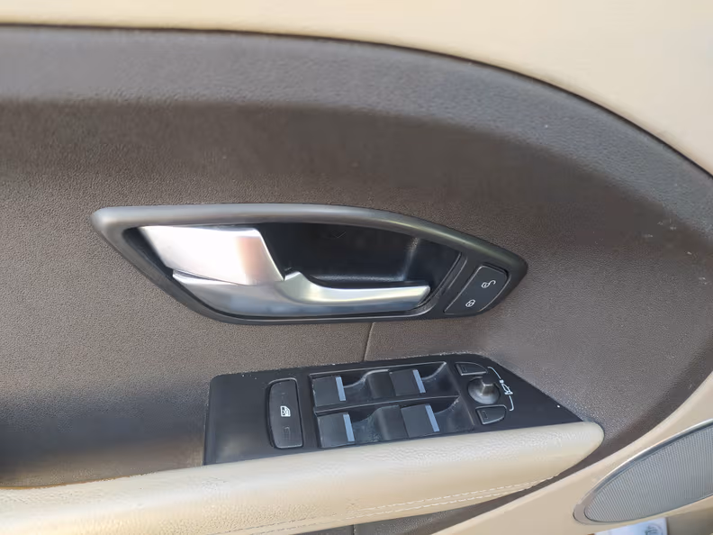 Land Rover Range Rover Evoque - 30