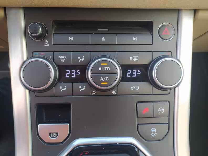 Land Rover Range Rover Evoque - 64