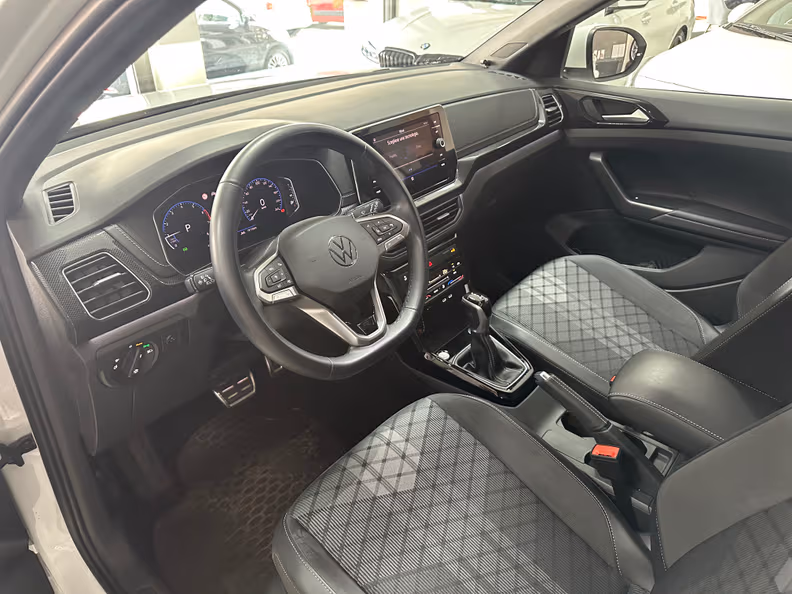Volkswagen T-Cross - 11