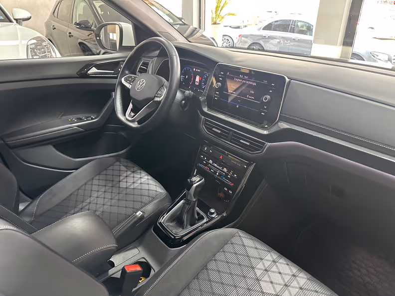 Volkswagen T-Cross - 12