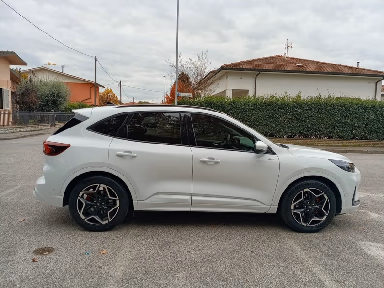 Ford Kuga - 36