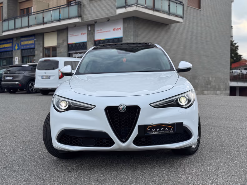 Alfa Romeo Stelvio - 2