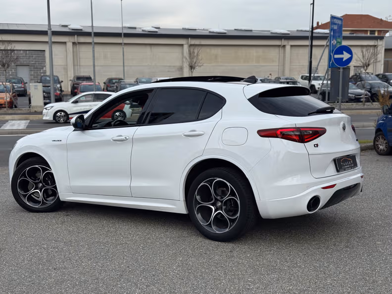 Alfa Romeo Stelvio - 5