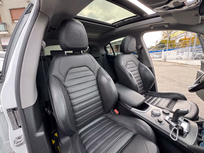 Alfa Romeo Stelvio - 9