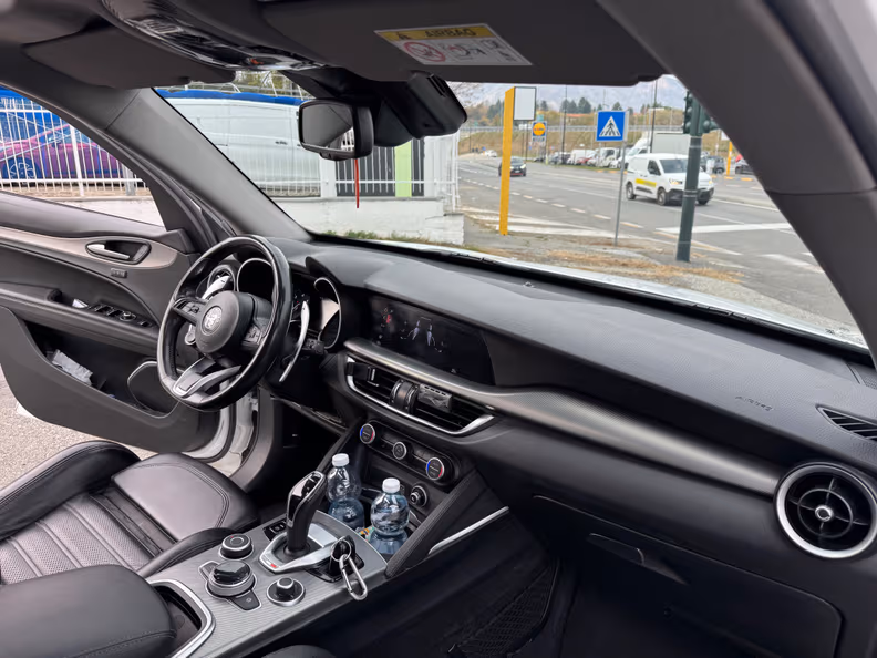 Alfa Romeo Stelvio - 8