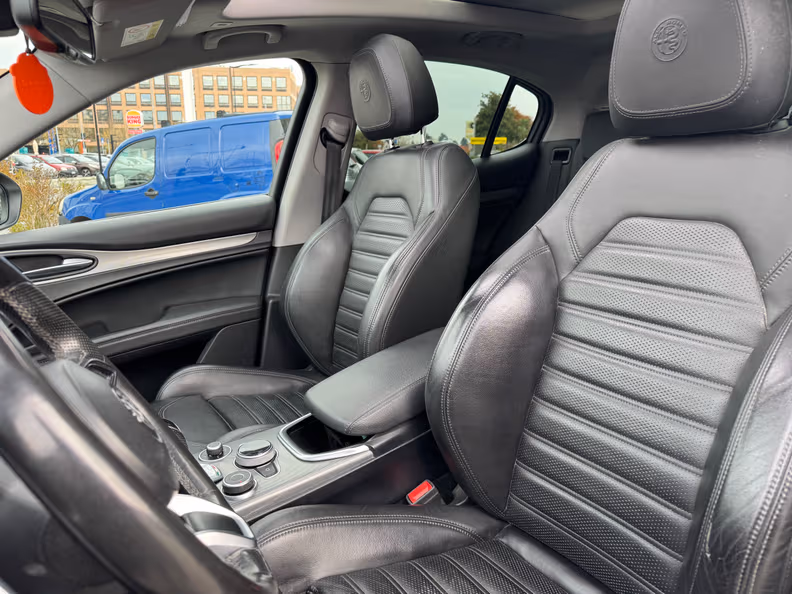 Alfa Romeo Stelvio - 45