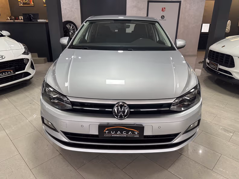Volkswagen Polo - 2