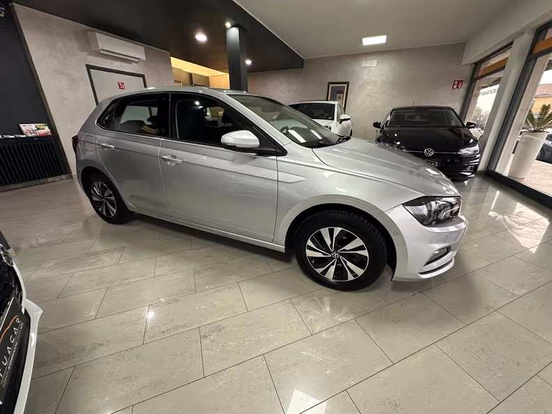 Volkswagen Polo - 8