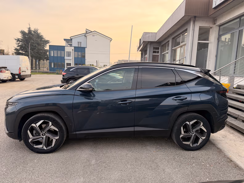 Hyundai Tucson - 2