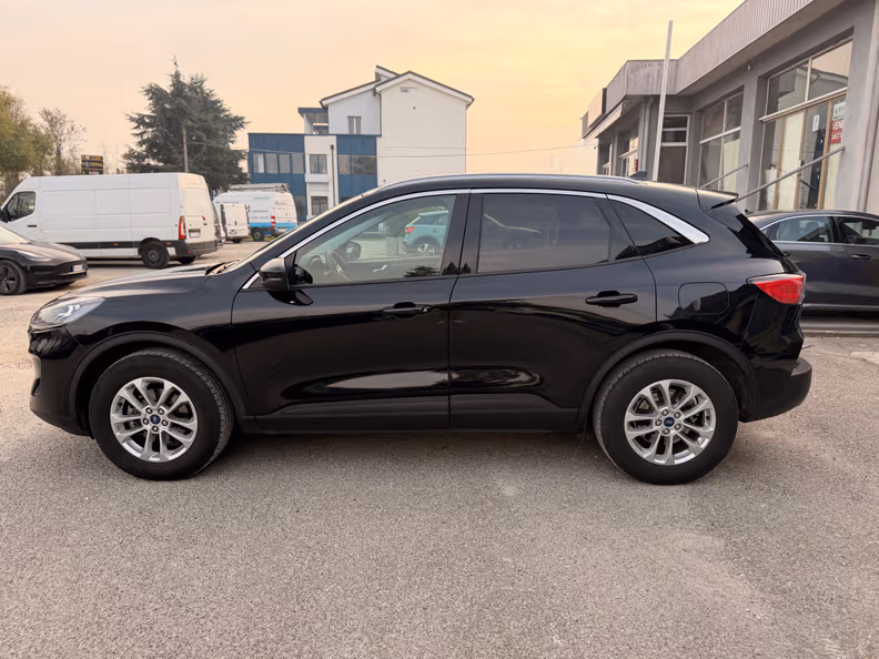 Ford Kuga - 2