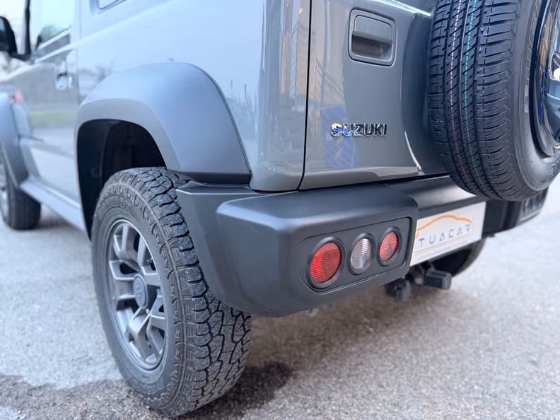 Suzuki Jimny - 10