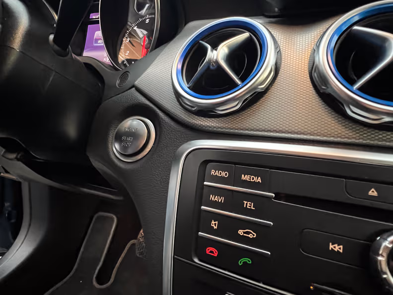 Mercedes-Benz GLA-Class - 38