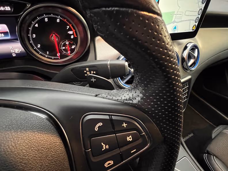 Mercedes-Benz GLA-Class - 35