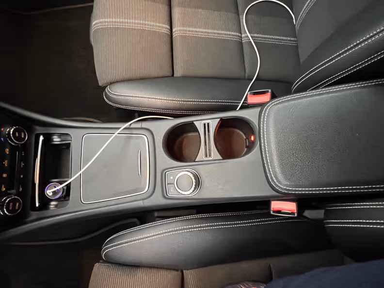 Mercedes-Benz GLA-Class - 42