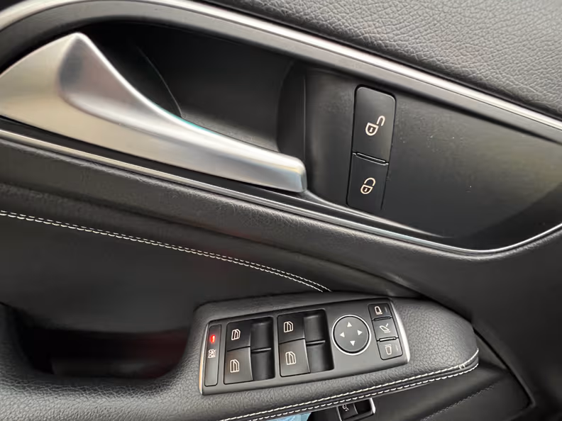 Mercedes-Benz GLA-Class - 41