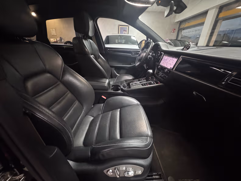 Porsche Macan - 14