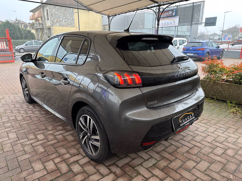 Peugeot 208 - 5