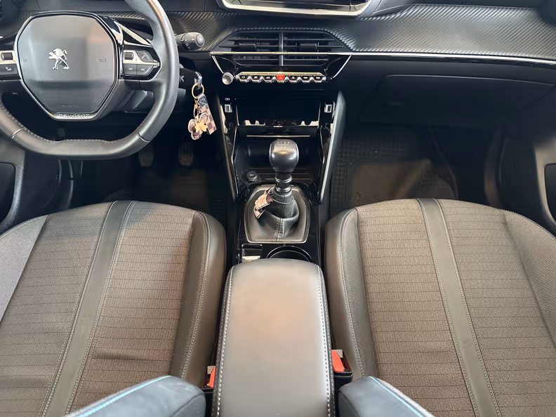 Peugeot 208 - 20