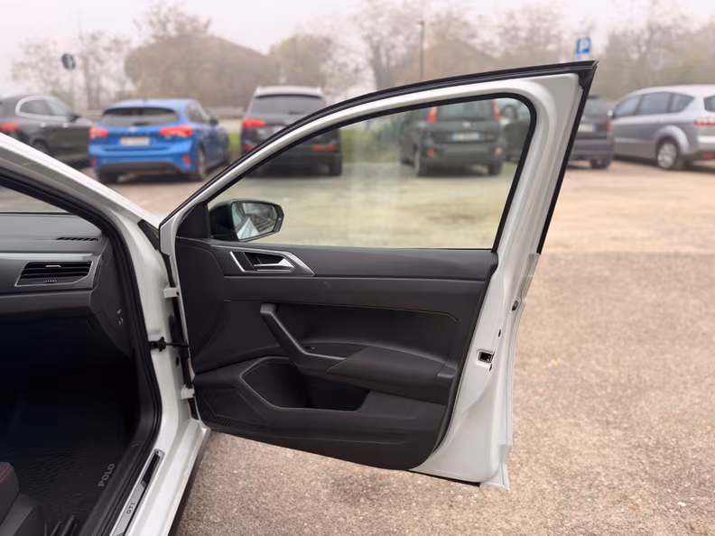 Volkswagen Polo - 23