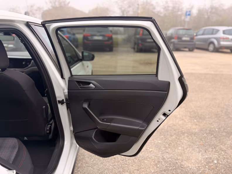 Volkswagen Polo - 24