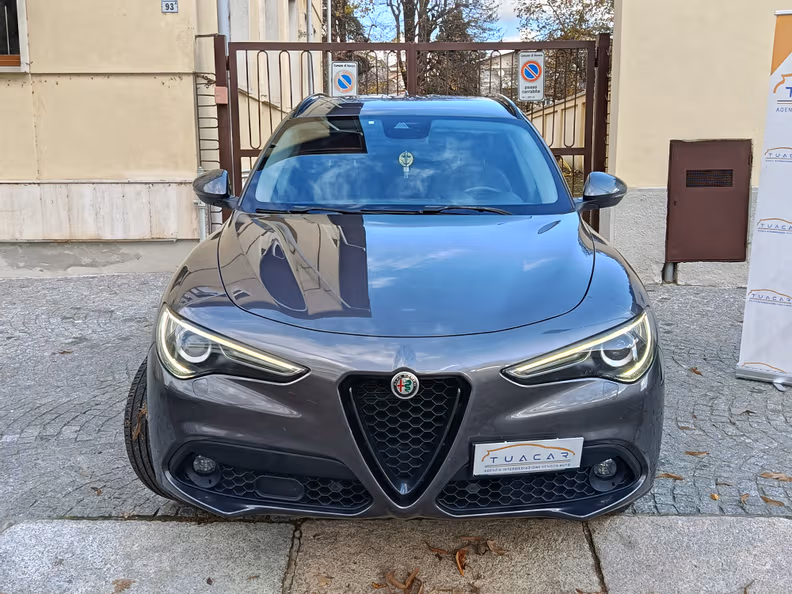 Alfa Romeo Stelvio - 2