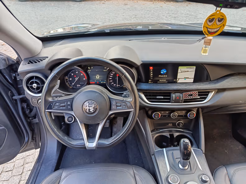 Alfa Romeo Stelvio - 24