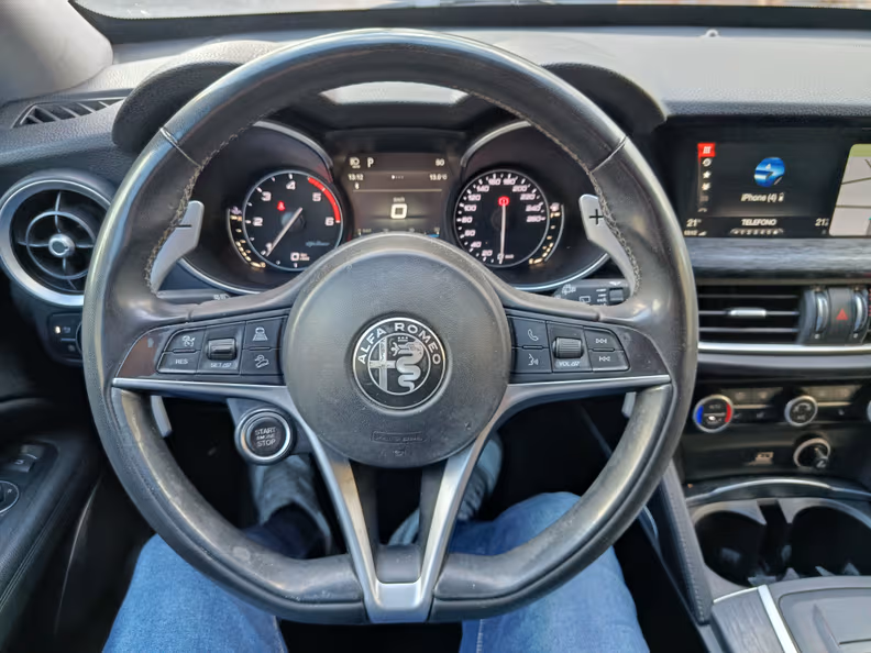 Alfa Romeo Stelvio - 11