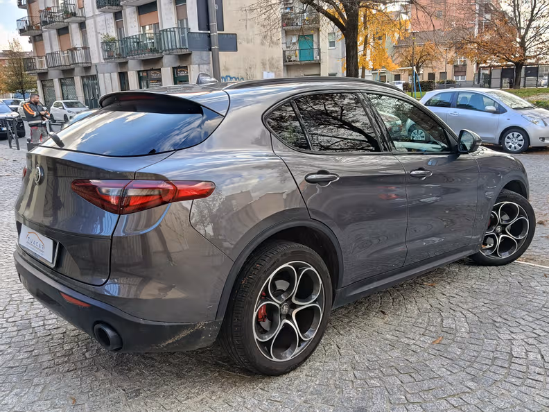 Alfa Romeo Stelvio - 4