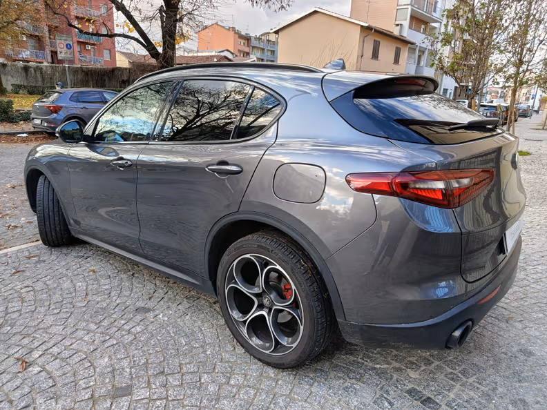 Alfa Romeo Stelvio - 6