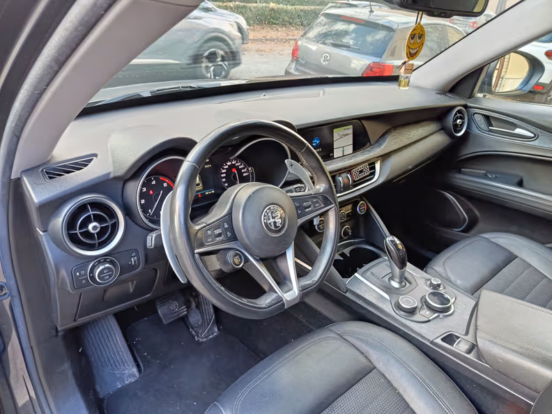 Alfa Romeo Stelvio - 10