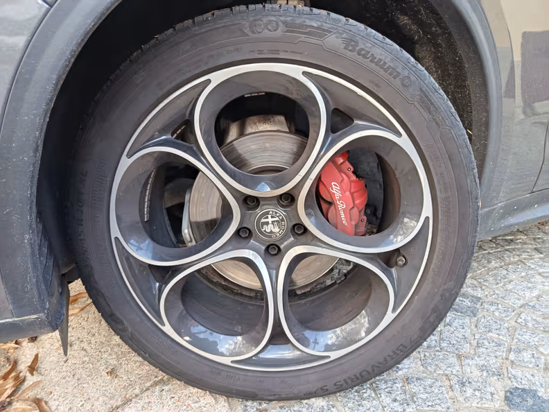 Alfa Romeo Stelvio - 38