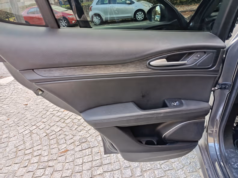 Alfa Romeo Stelvio - 35